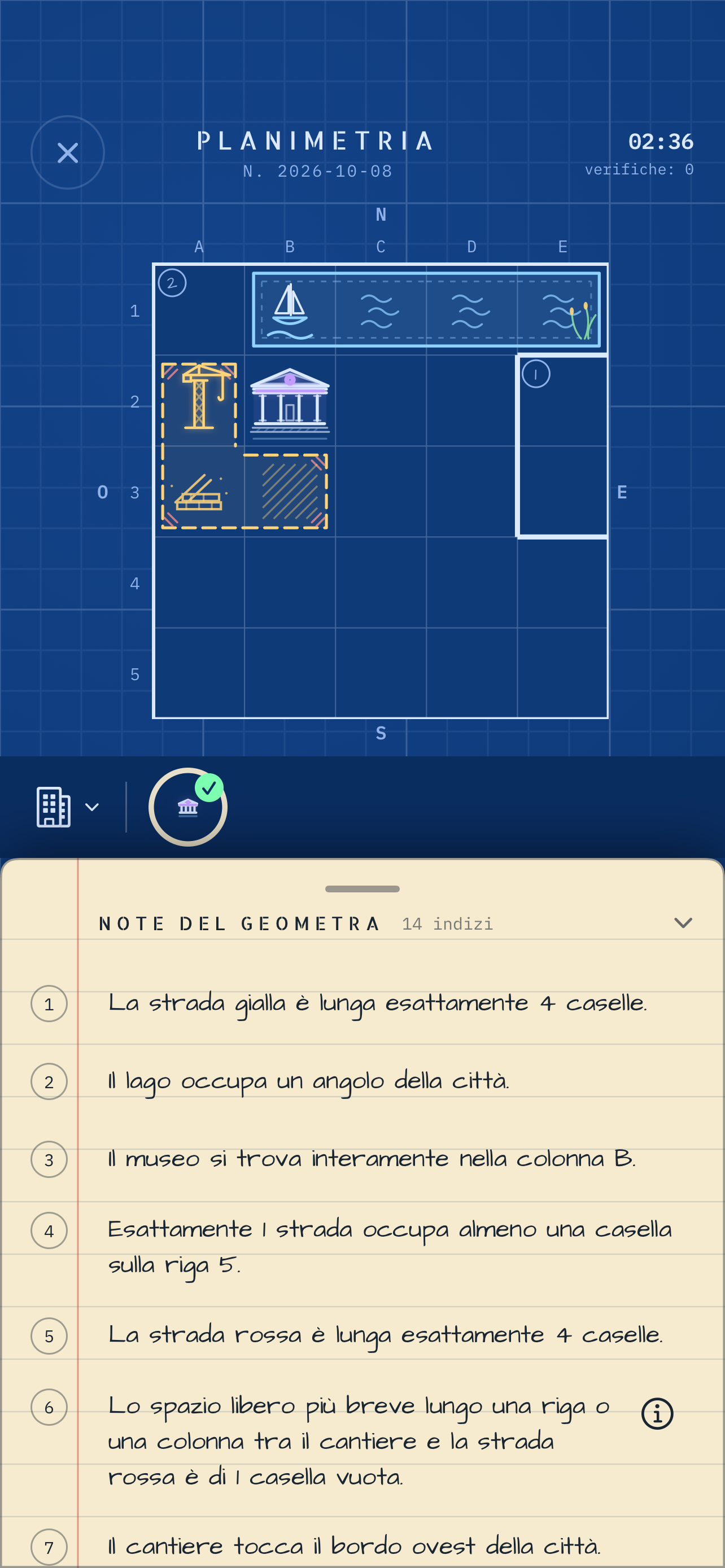 Le note del geometra in italiano su un foglio a righe accanto al progetto.